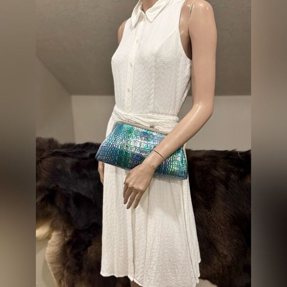 Iridescent Croc-Embossed Leather Handmade Kisslock Baguette Bag/Multi Use Style - Picture 9 of 16